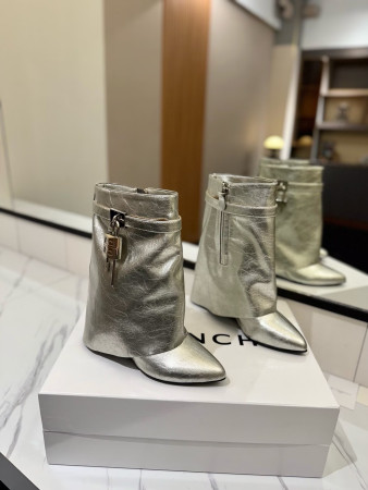 UA Givenchy Boots