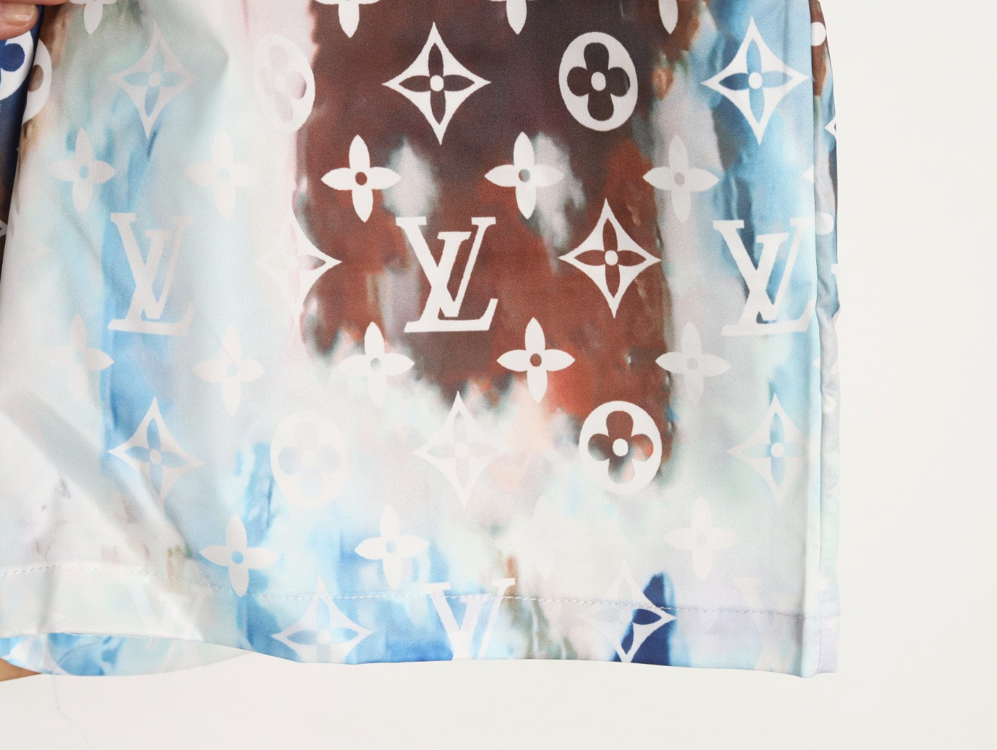 l0*is V*t0n lv shorts