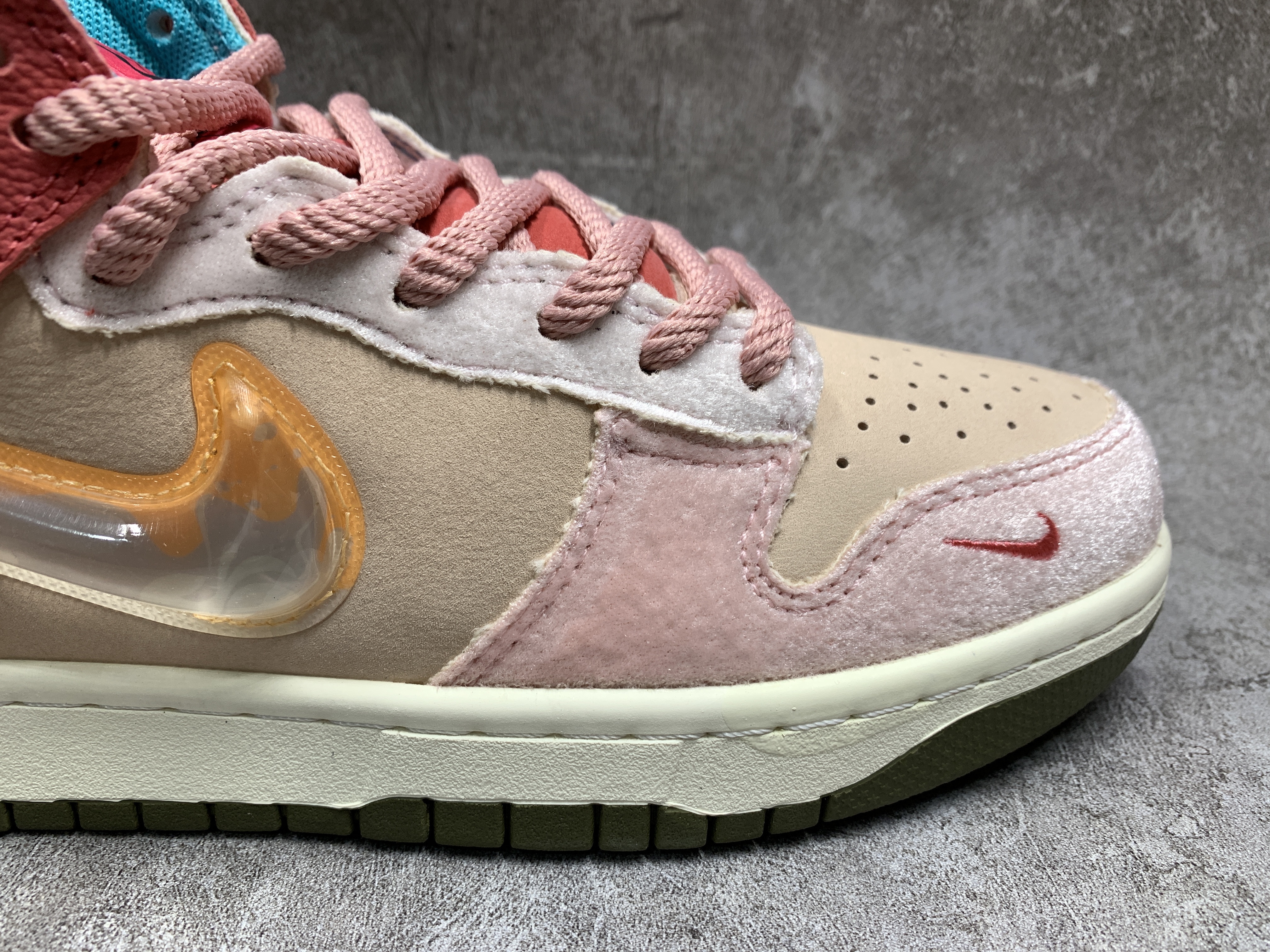 Nike Dunk Mid Social Status Free Lunch Strawberry Milk