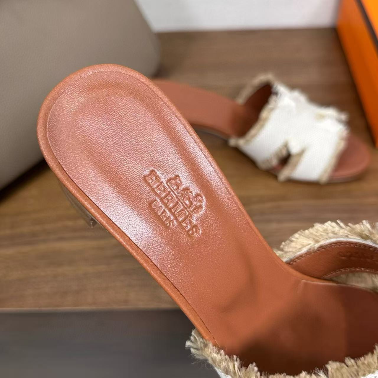 UA Hermès Oasis Sandal