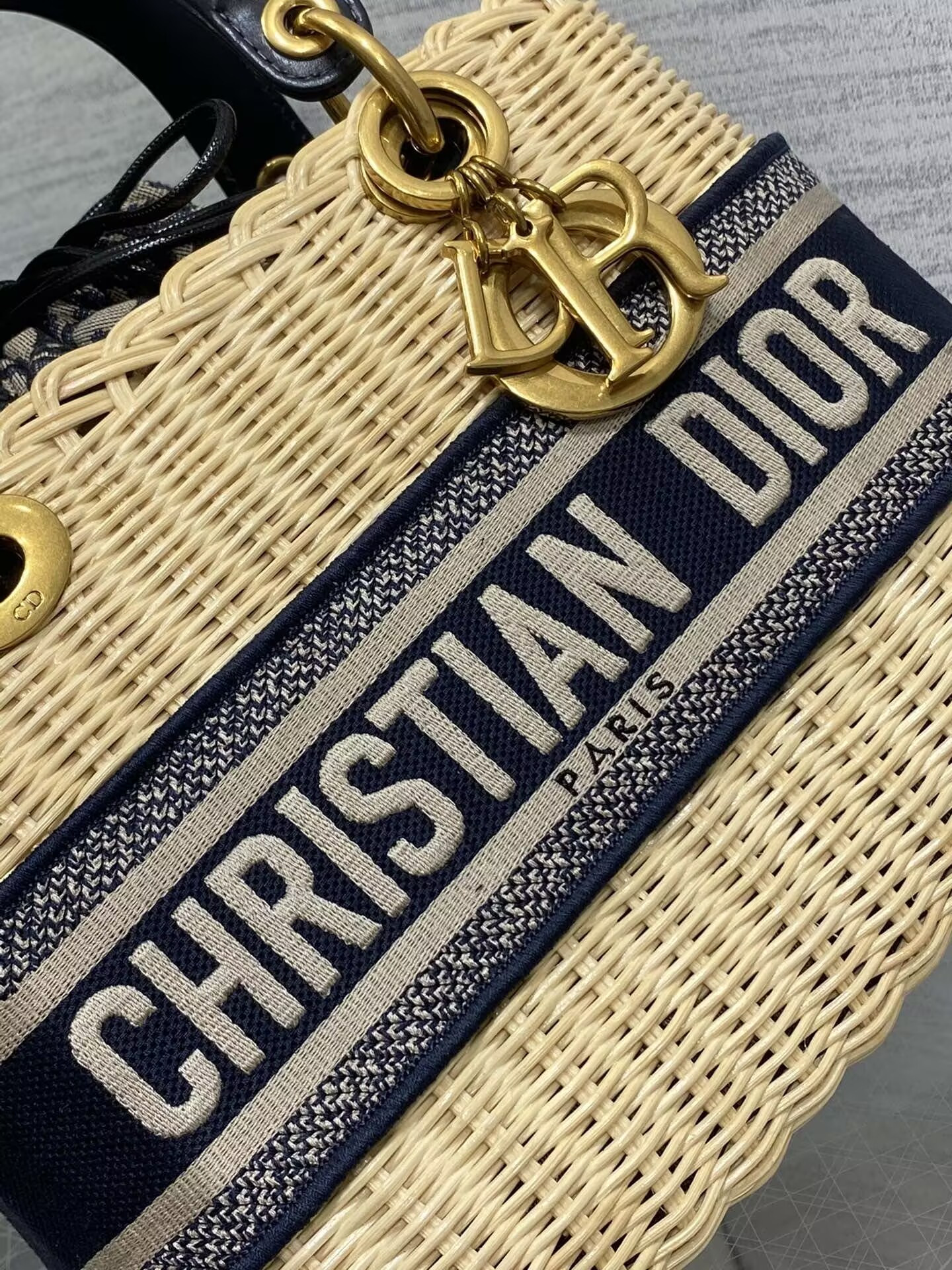 D*or medium lady D*or bag 24x21x12cm