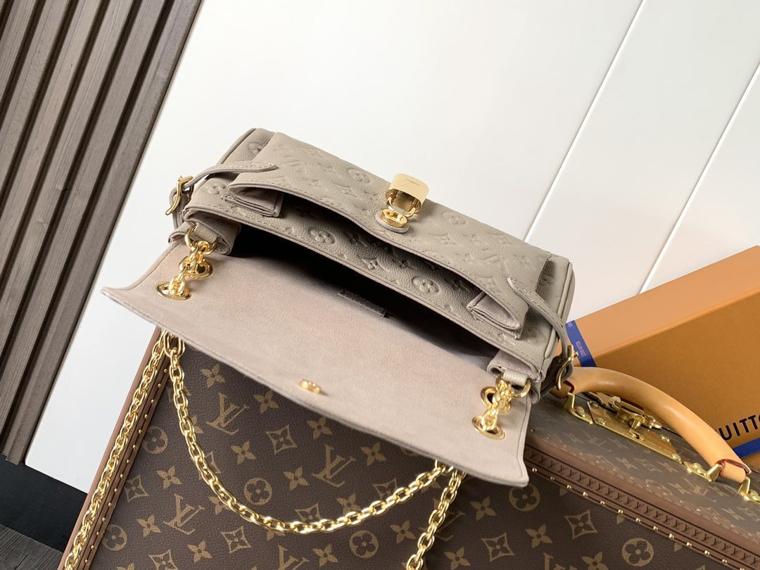 LV Anytime Flap Bag M14973 29.5x18.5x9.5cm