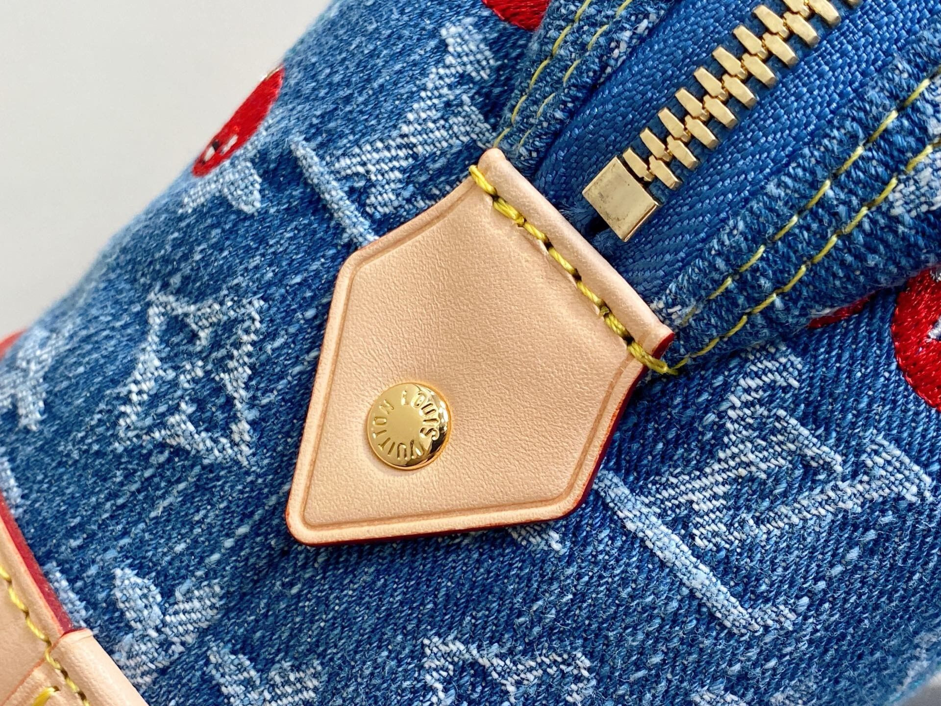 LV x TM Cosmetic Pouch GM M13893 27x18x9cm