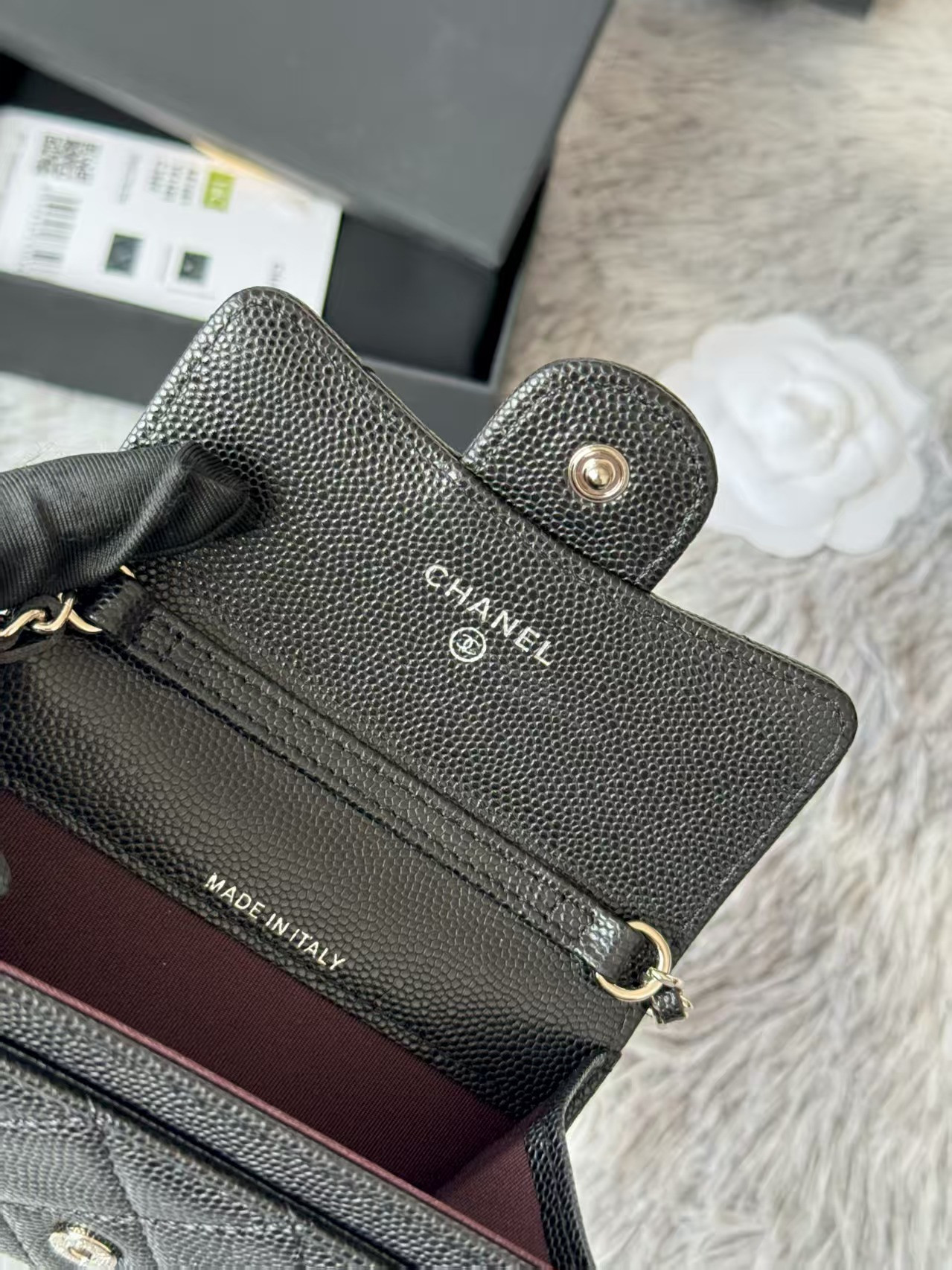 Ch*el wallet on chain 11x7.5x2cm