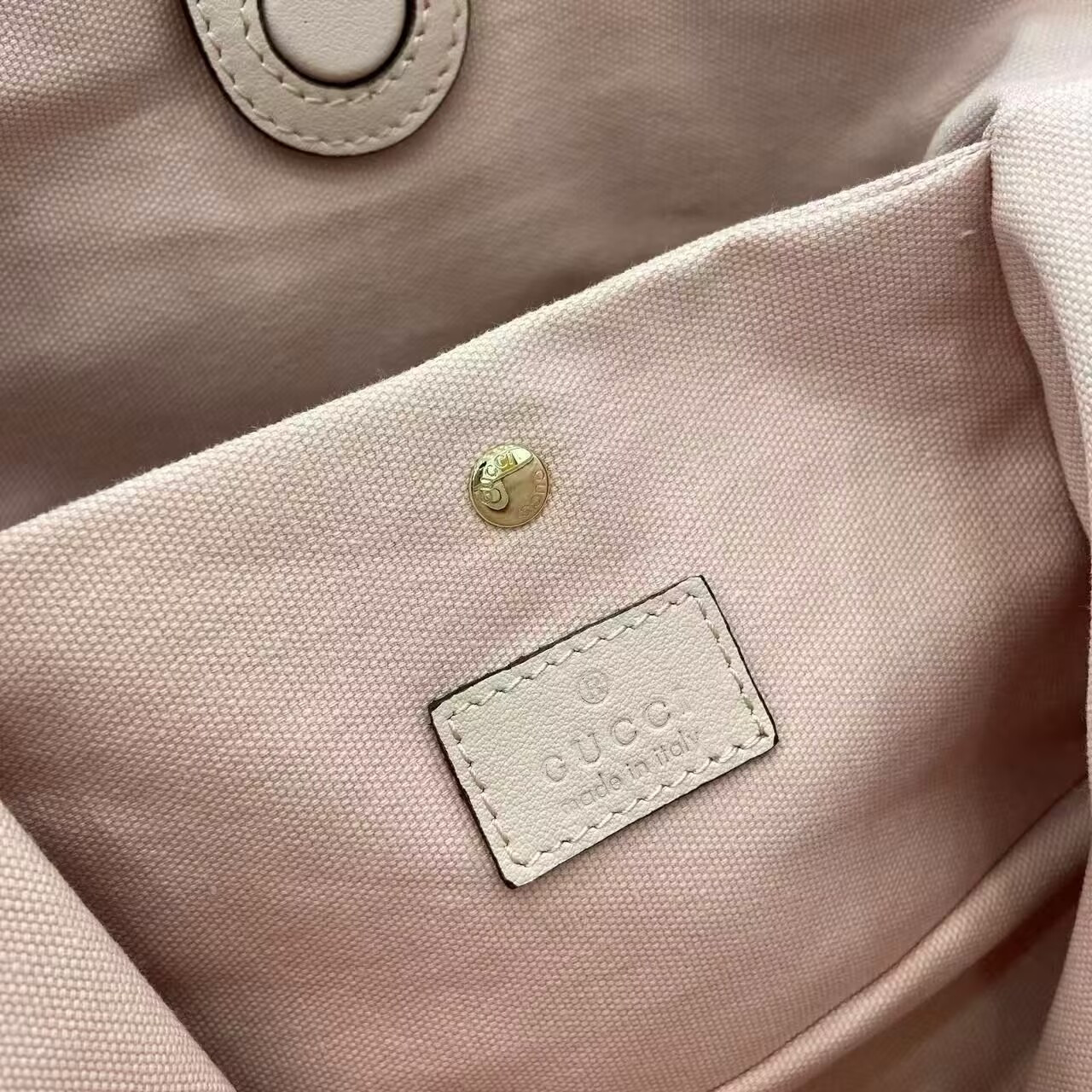 G*u*i gg emblem small bucket bag 19x18x11cm