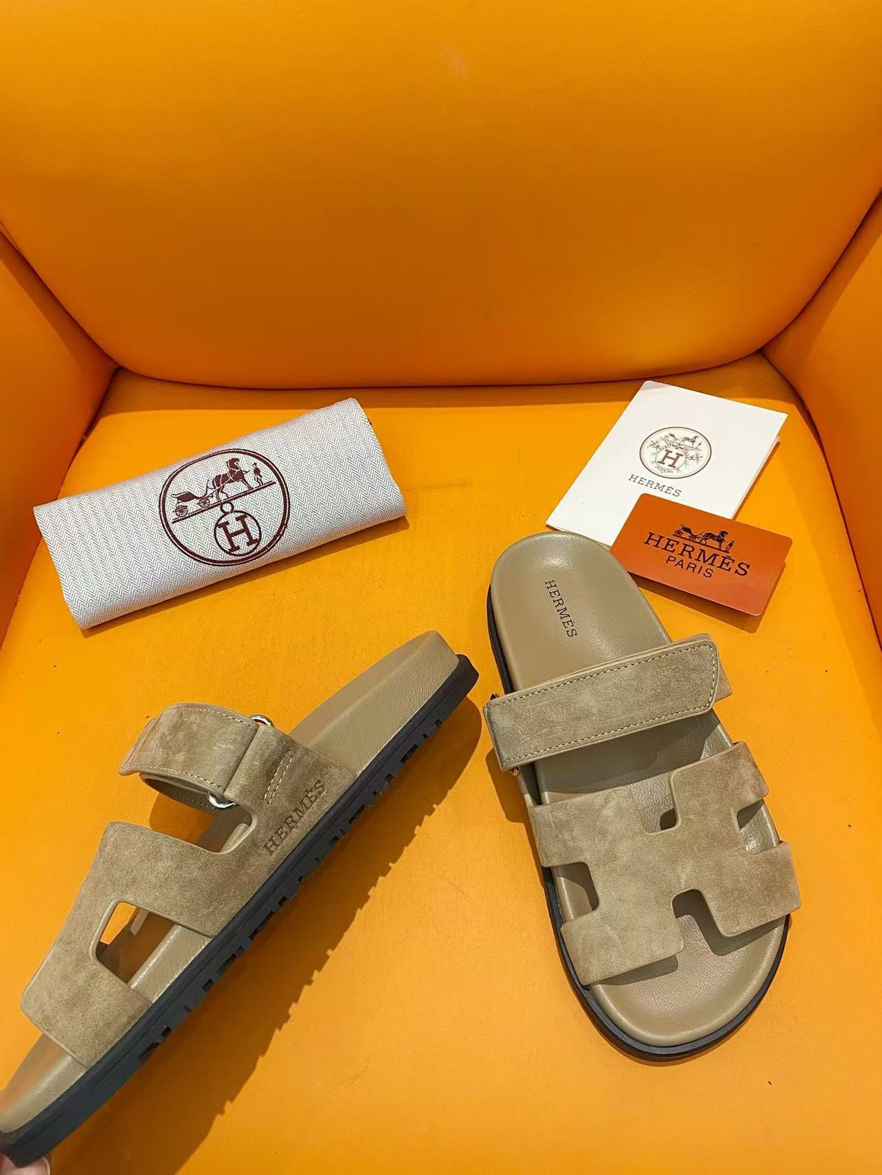 UA Hermès Chypre Sandal