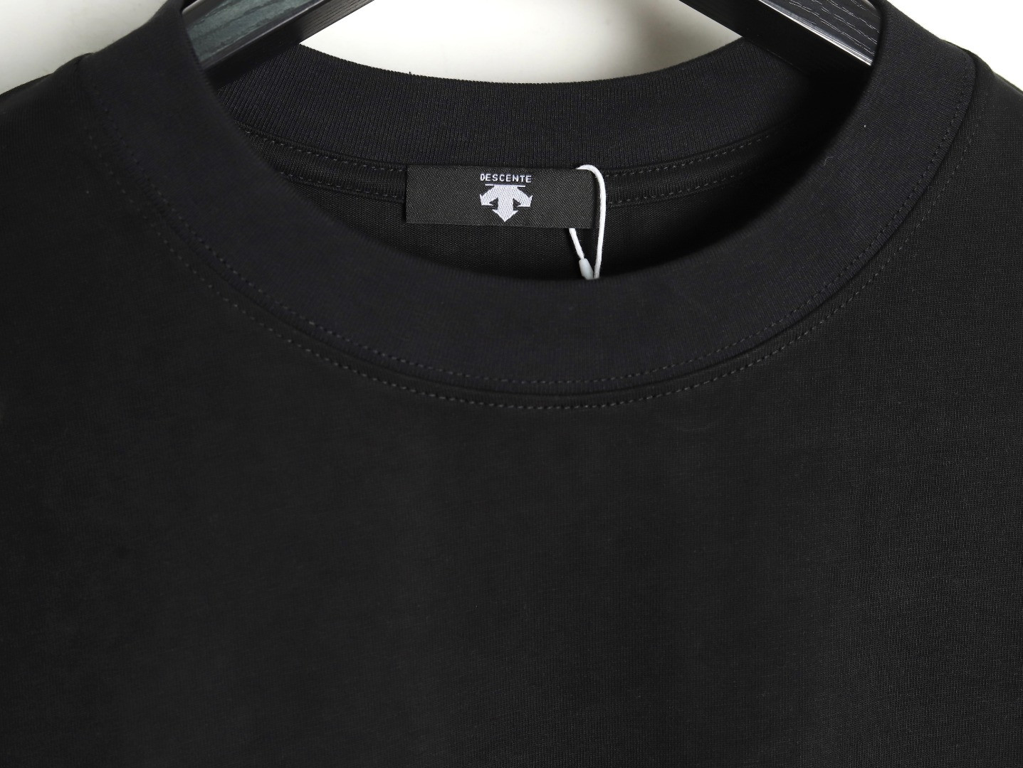 DESCENTE 25ss Short-sleeved T-shirt