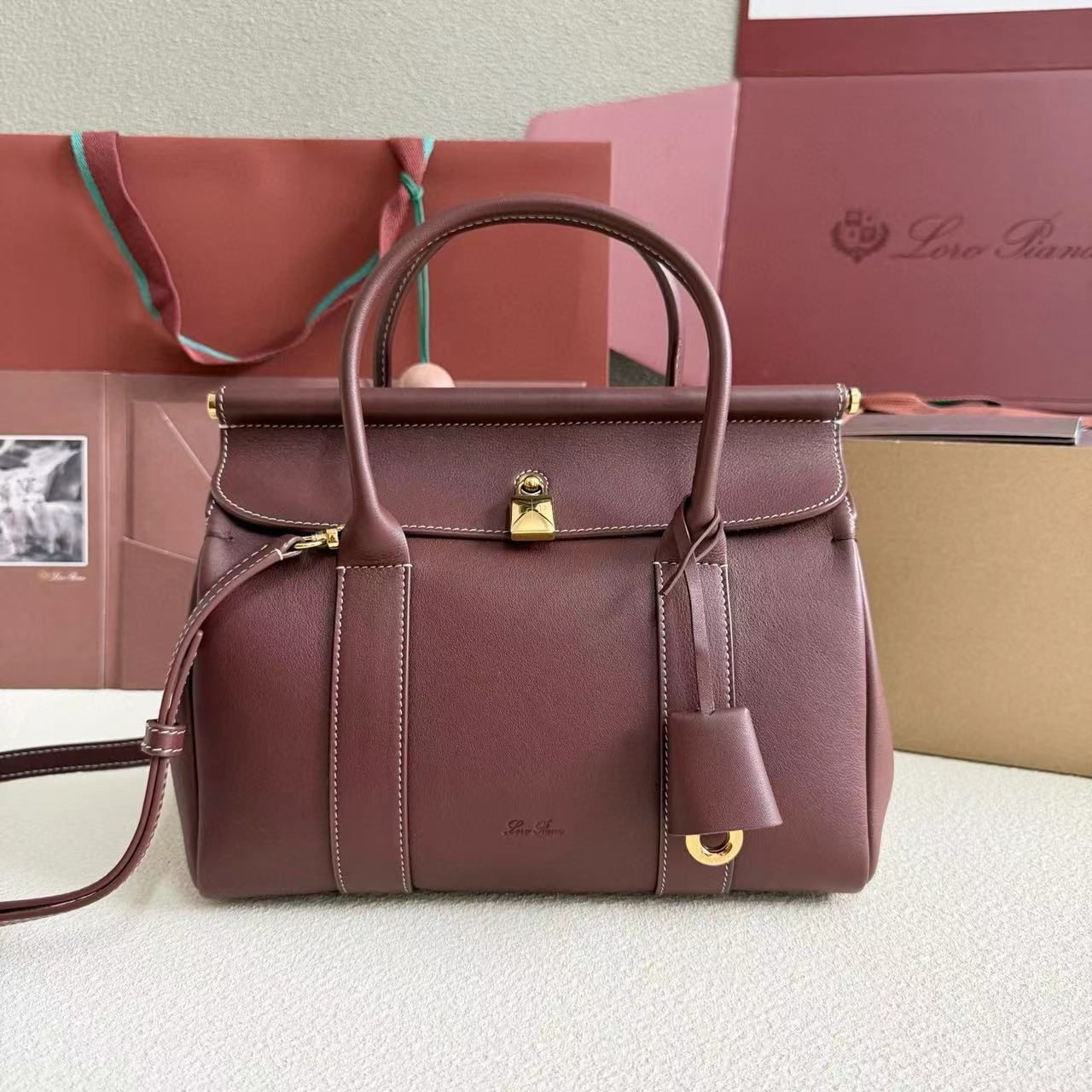 L**o p*ana loom bag l25 smooth calfskin 25x18x12.5cm