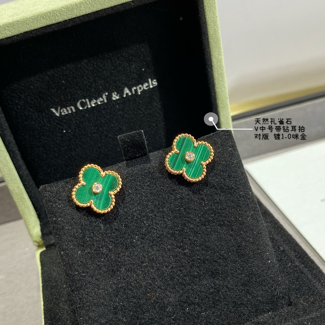 v*n cl*f & arpels natural malachite with Di*m*nd four-leaf clover earrings