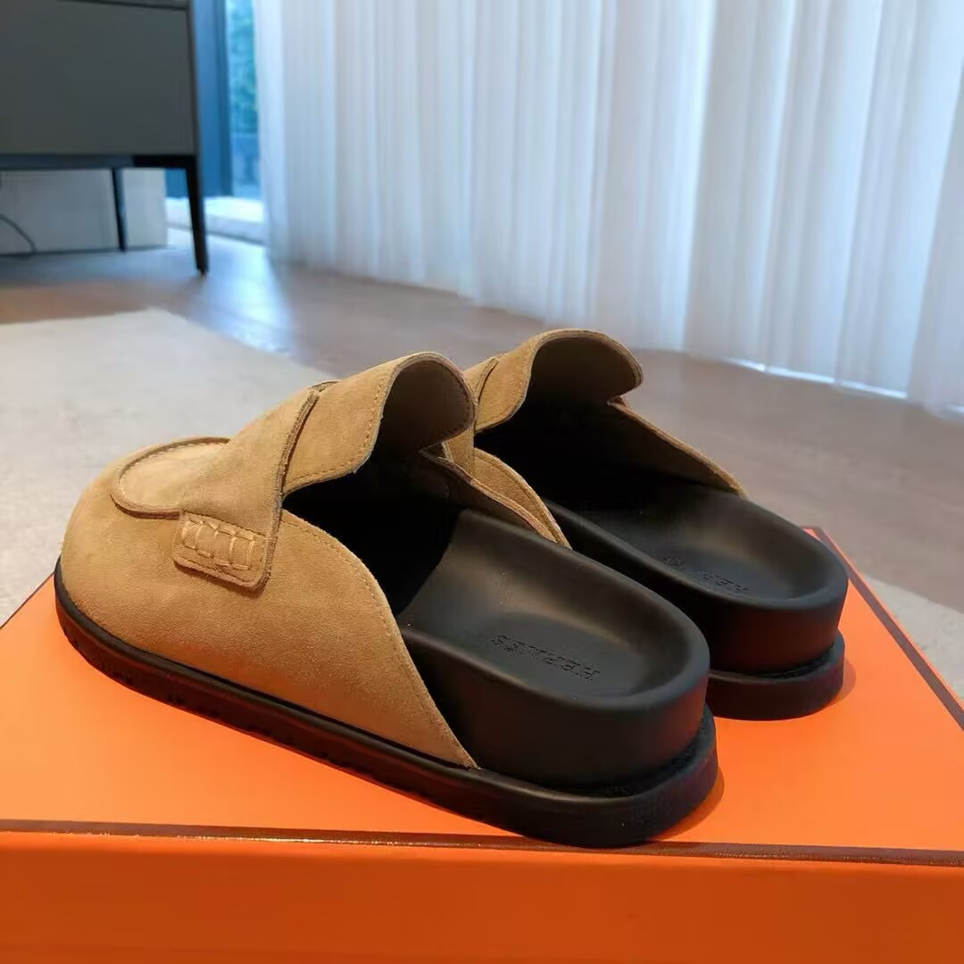 UA Hermès slippers