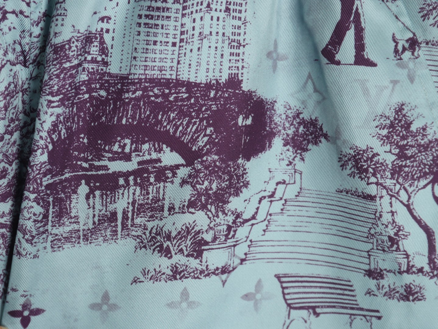 l0*is V*t0n lv shorts