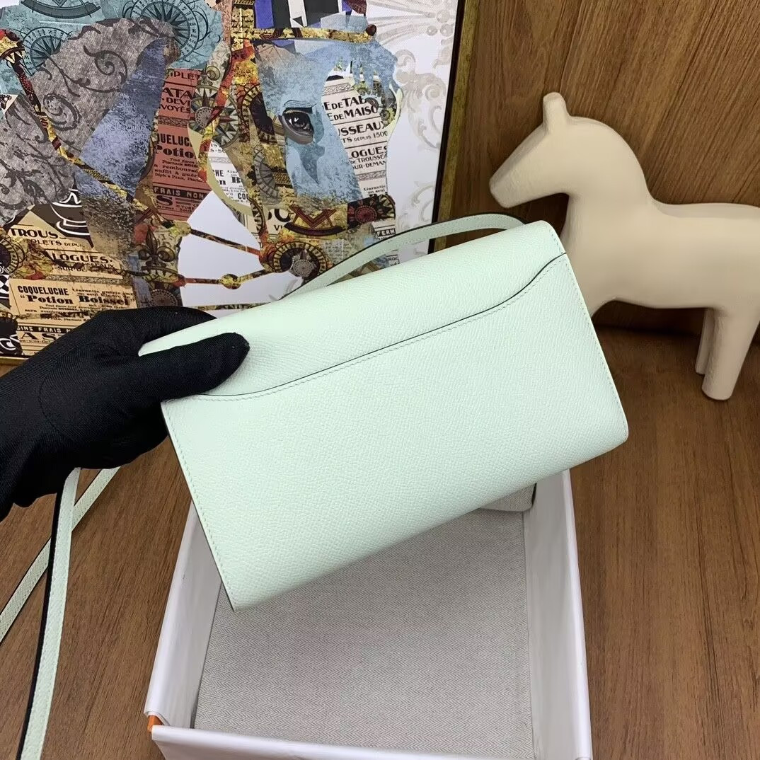 H**mes constance to go wallet in vert peppermint 20.5x2x13cm