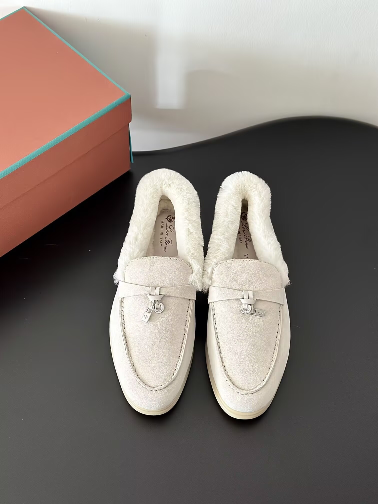 ua L**o p*ana summer charms walk loafers