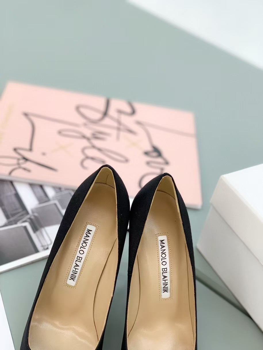 UA Manolo Blahnik HANGISI Black Satin Jewel Buckle Pumps