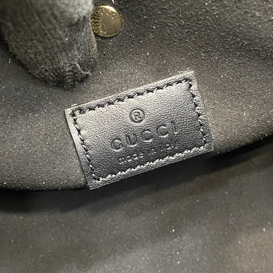 G*u*i mini  emblem 19x18x11cm