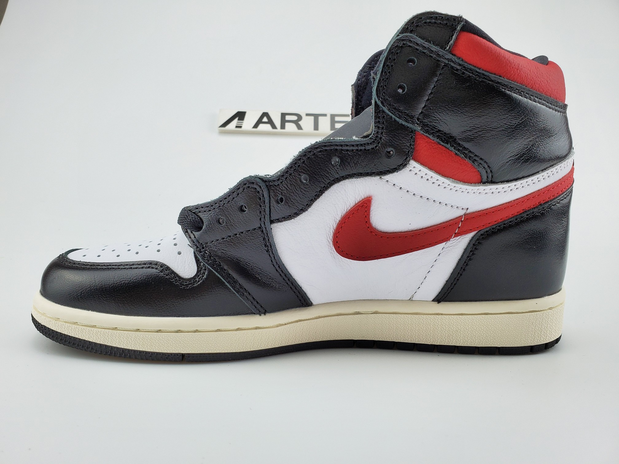 Air Jordan 1 Retro High OG “Gym Red”