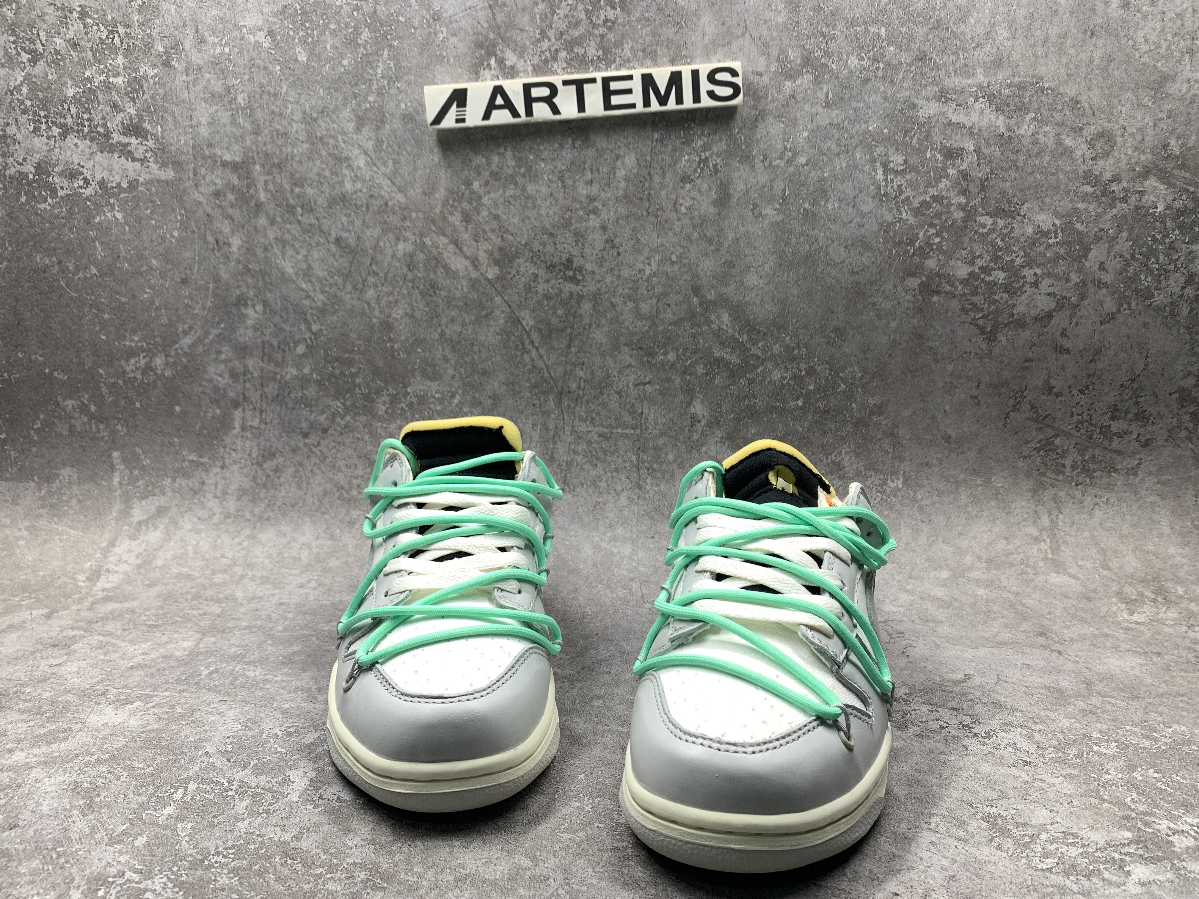 Nike Dunk Low x Off-White  