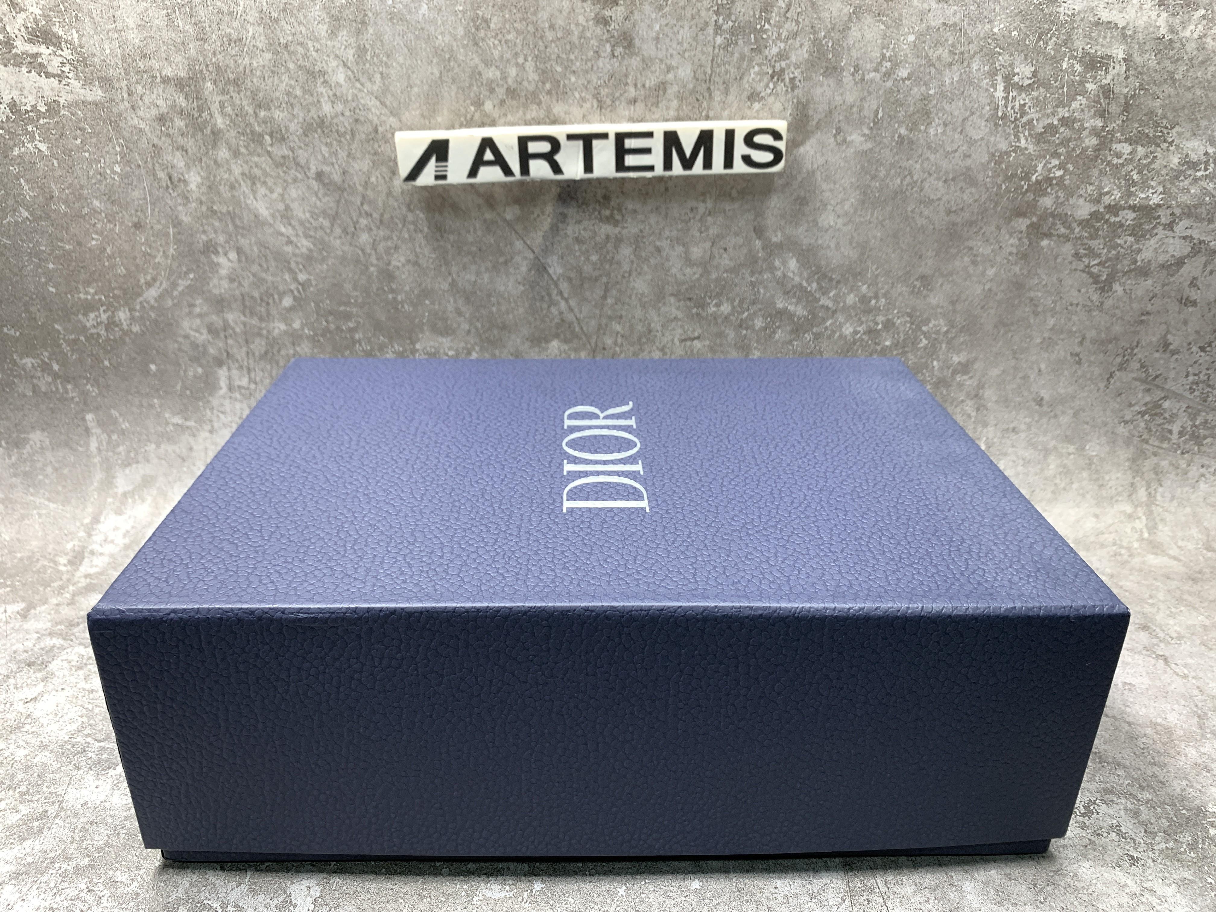 D*or b23 low blue black