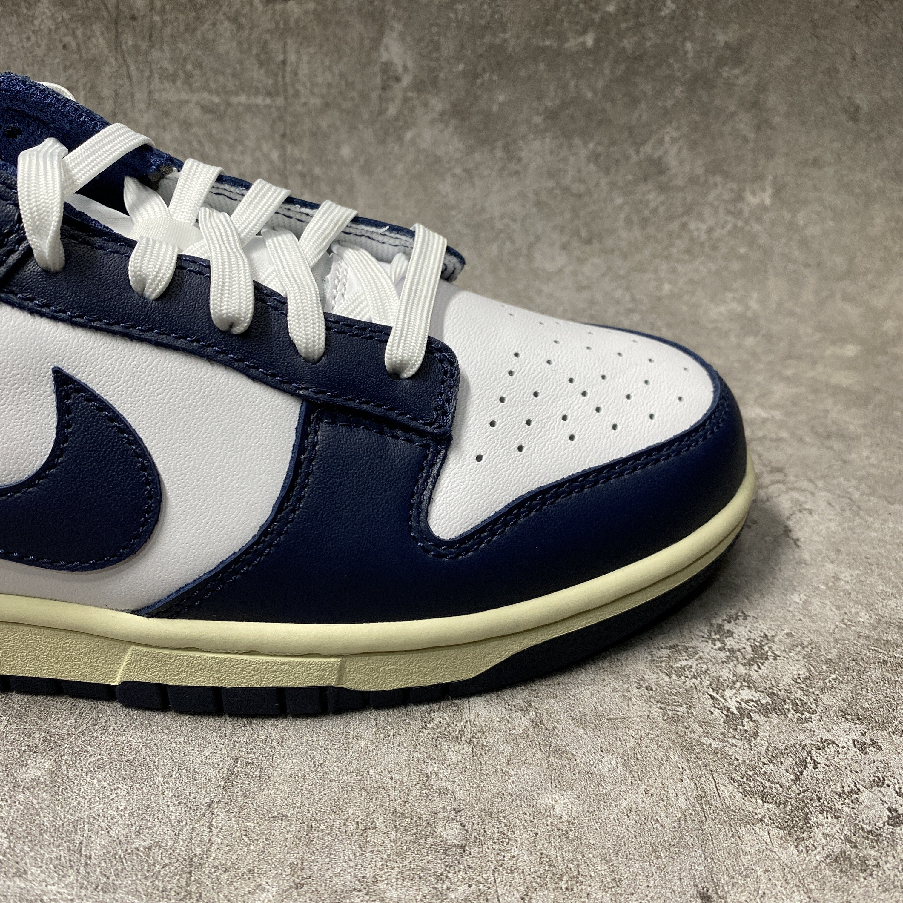 Nike Dunk Low Vintage Navy