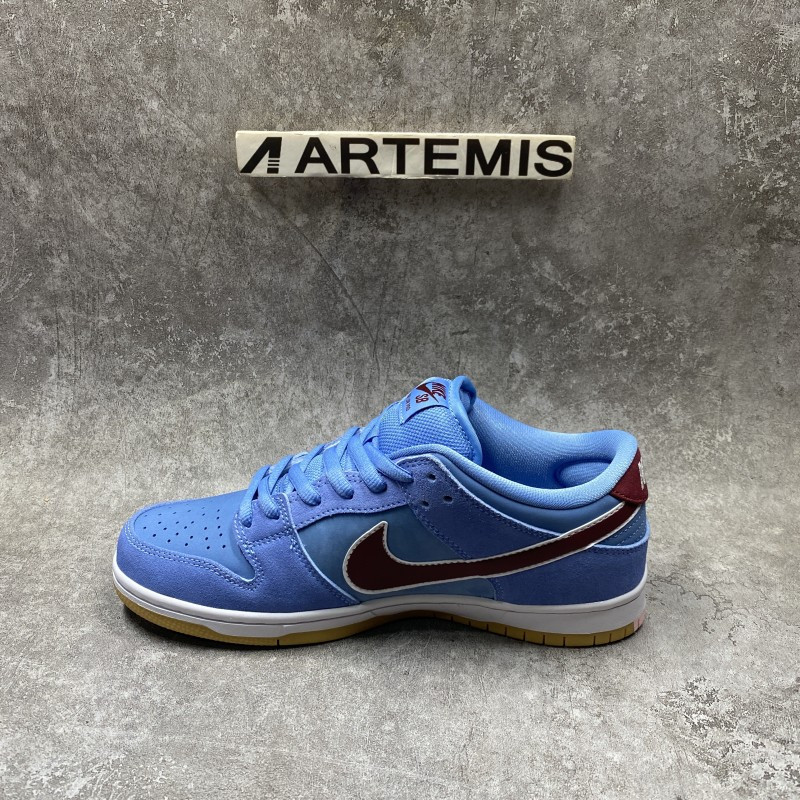 Nike SB Dunk Low Philadelphia Phillies