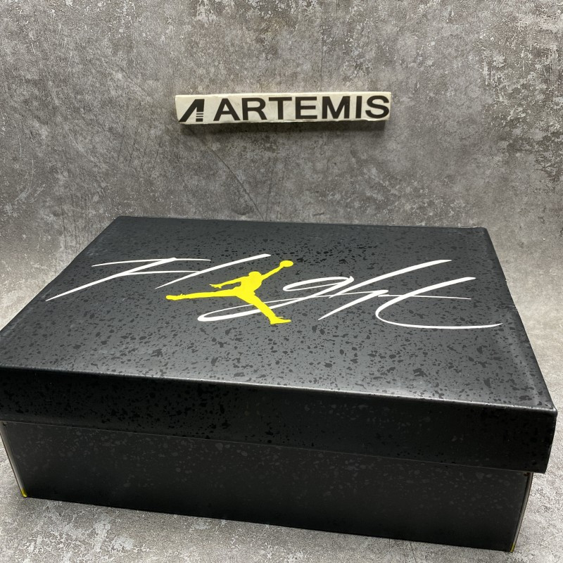 Air Jordan 4 Retro Thunder