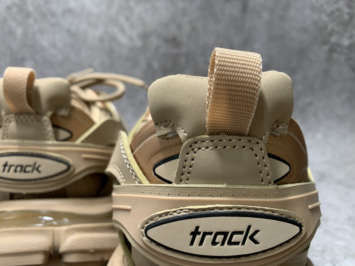 Balenciga Track Beige