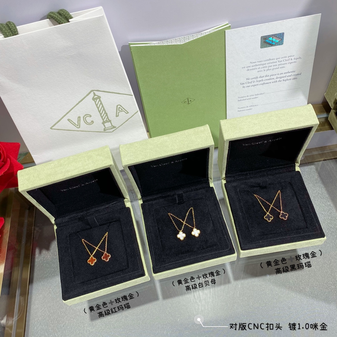 V*N CL*F & arpels mini four-leaf clover necklace diameter approx 1.0cm, chain length approx 40+5cm