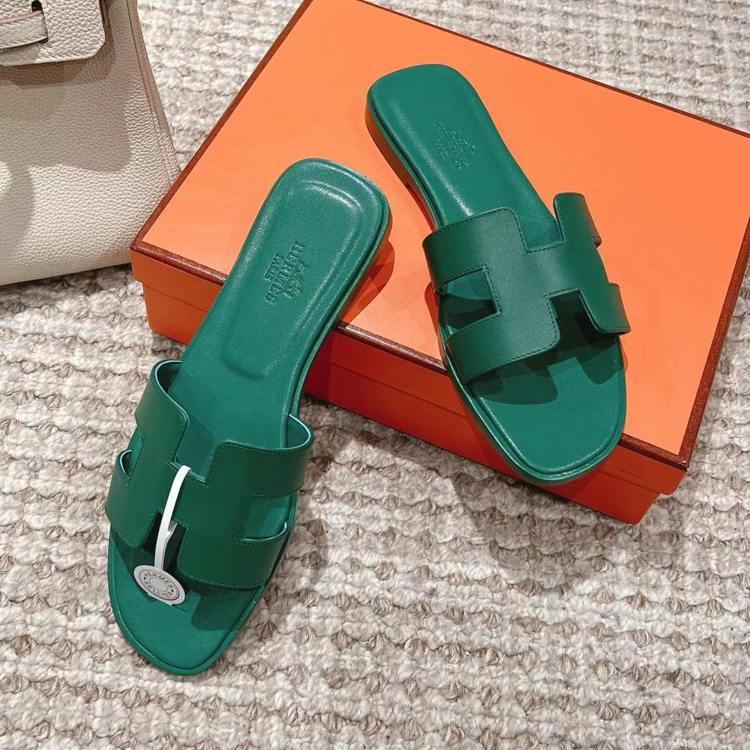 UA Hermès Oran sandal