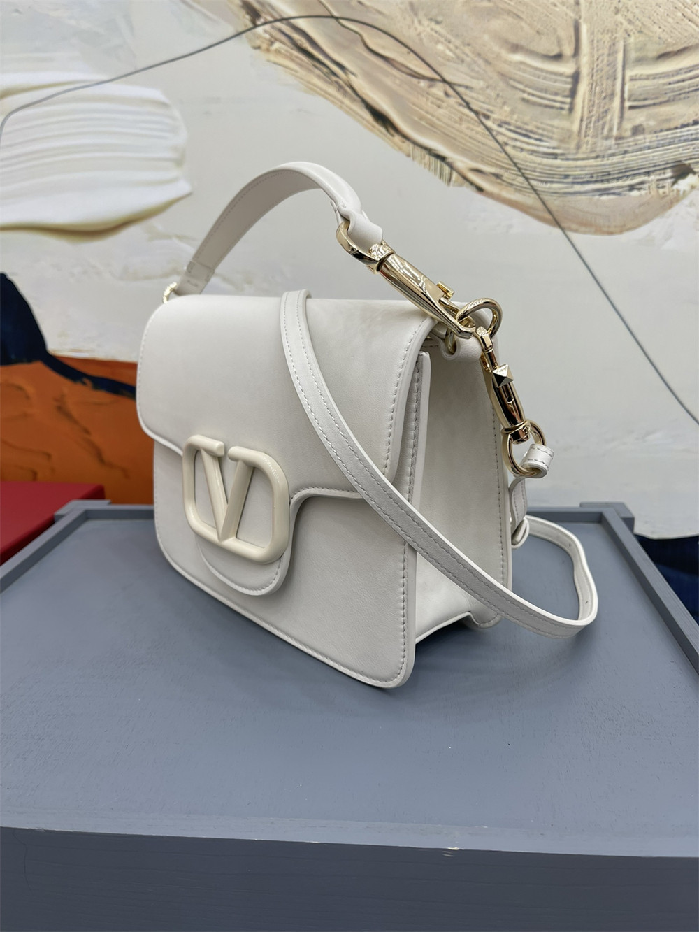 VALENTINO GARAVANI LOCÒ CALFSKIN SHOULDER Small BAG With white hardware 22 x 16  x 7 cm