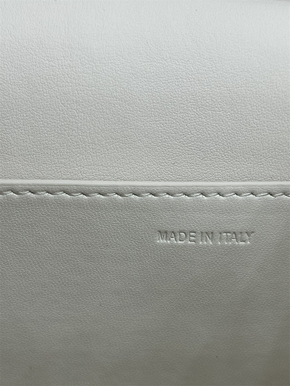 VALENTINO GARAVANI LOCÒ CALFSKIN SHOULDER Small BAG With white hardware 22 x 16  x 7 cm