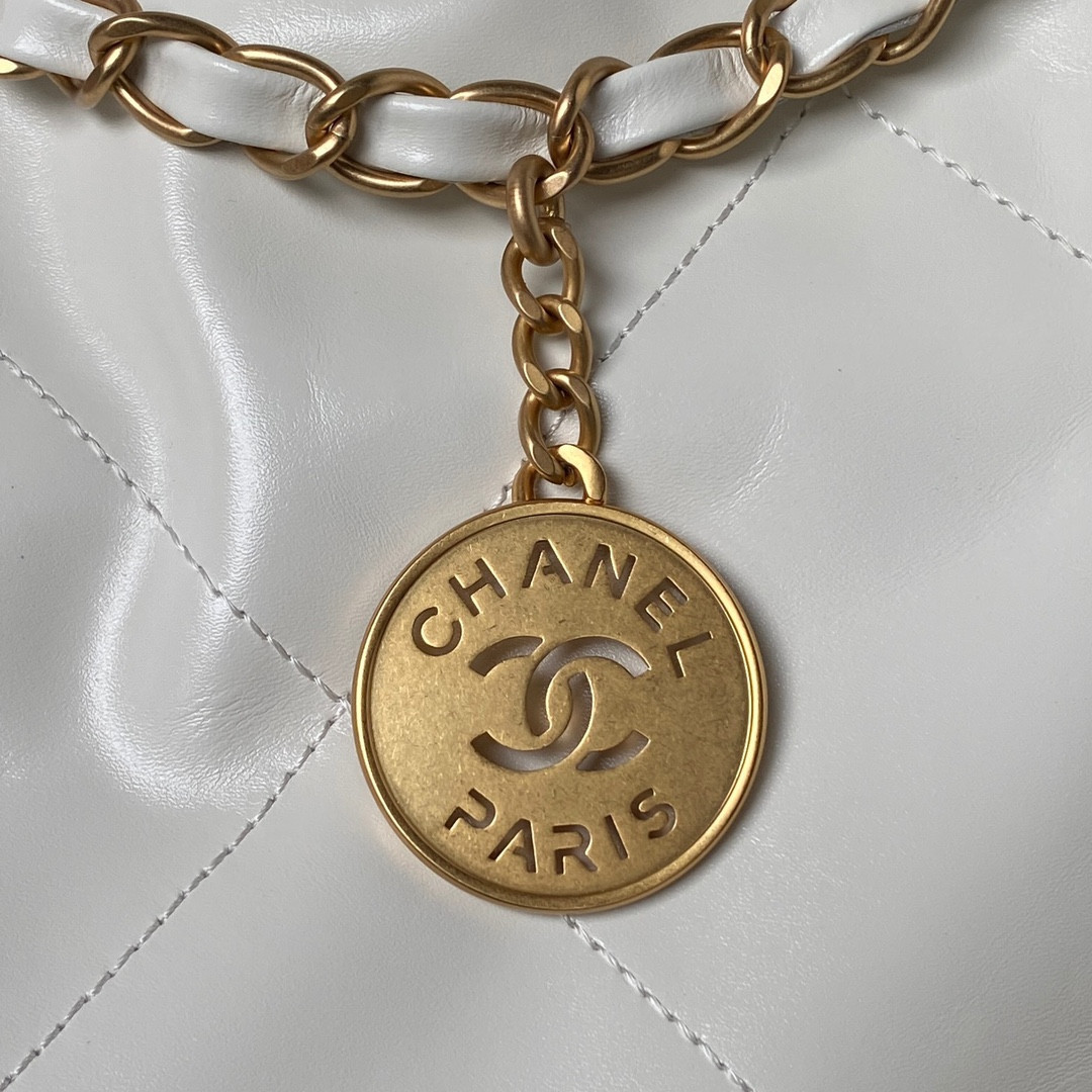 Ch*el 22 handbag shiny calfskin white 30×45×8cm