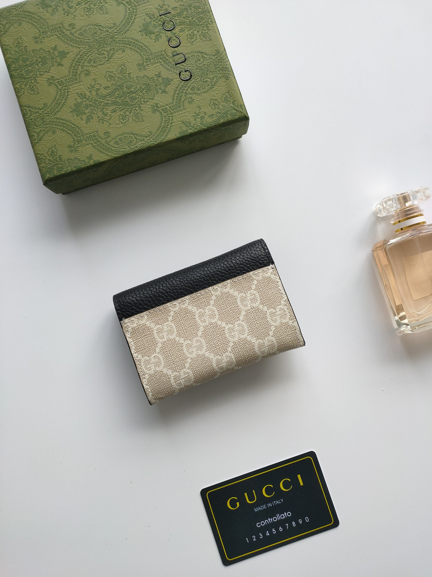 G*u*i gg card case wallet