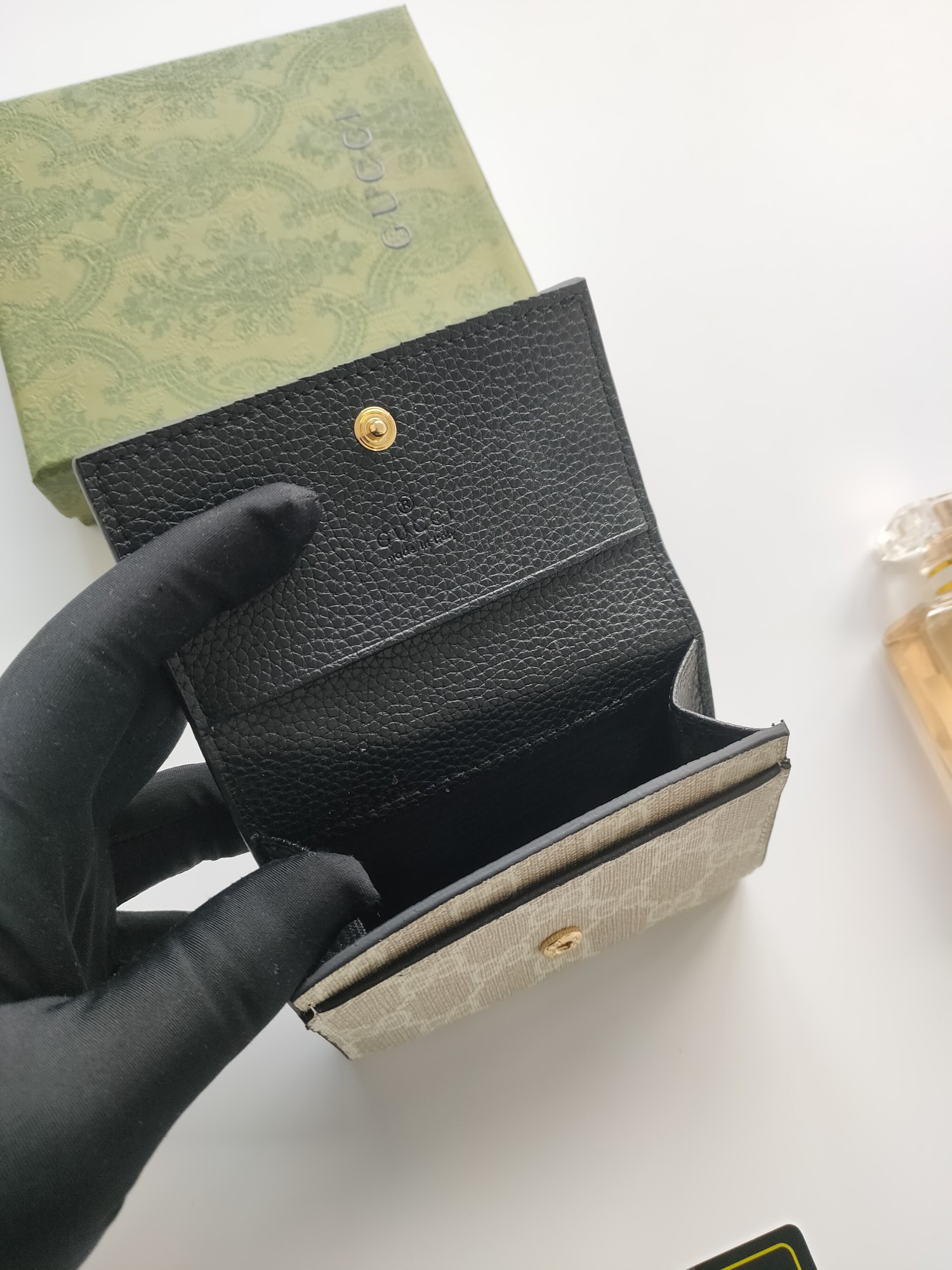 G*u*i gg card case wallet