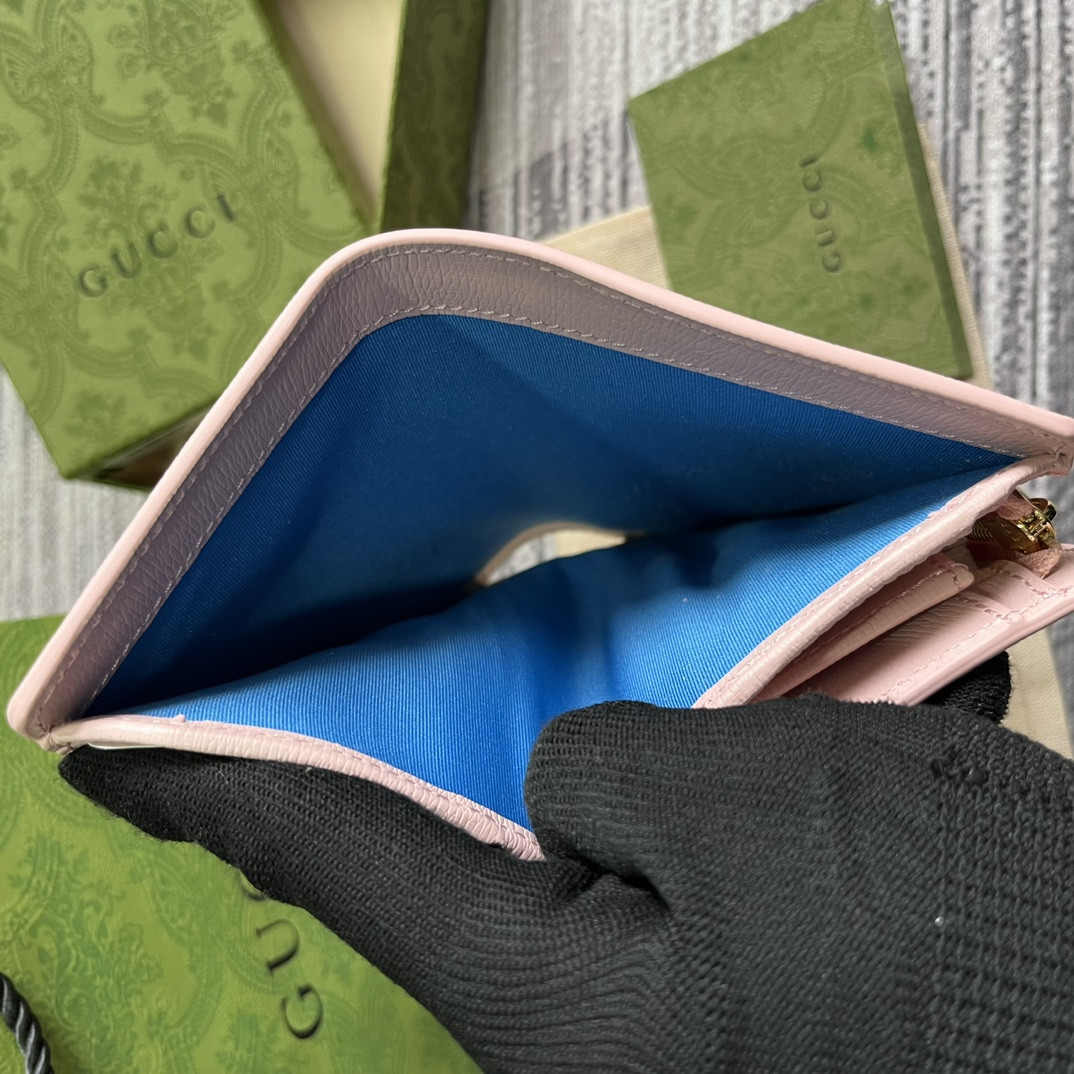 G*u*i script zip-around wallet pink 14 x 18.5 x 3cm