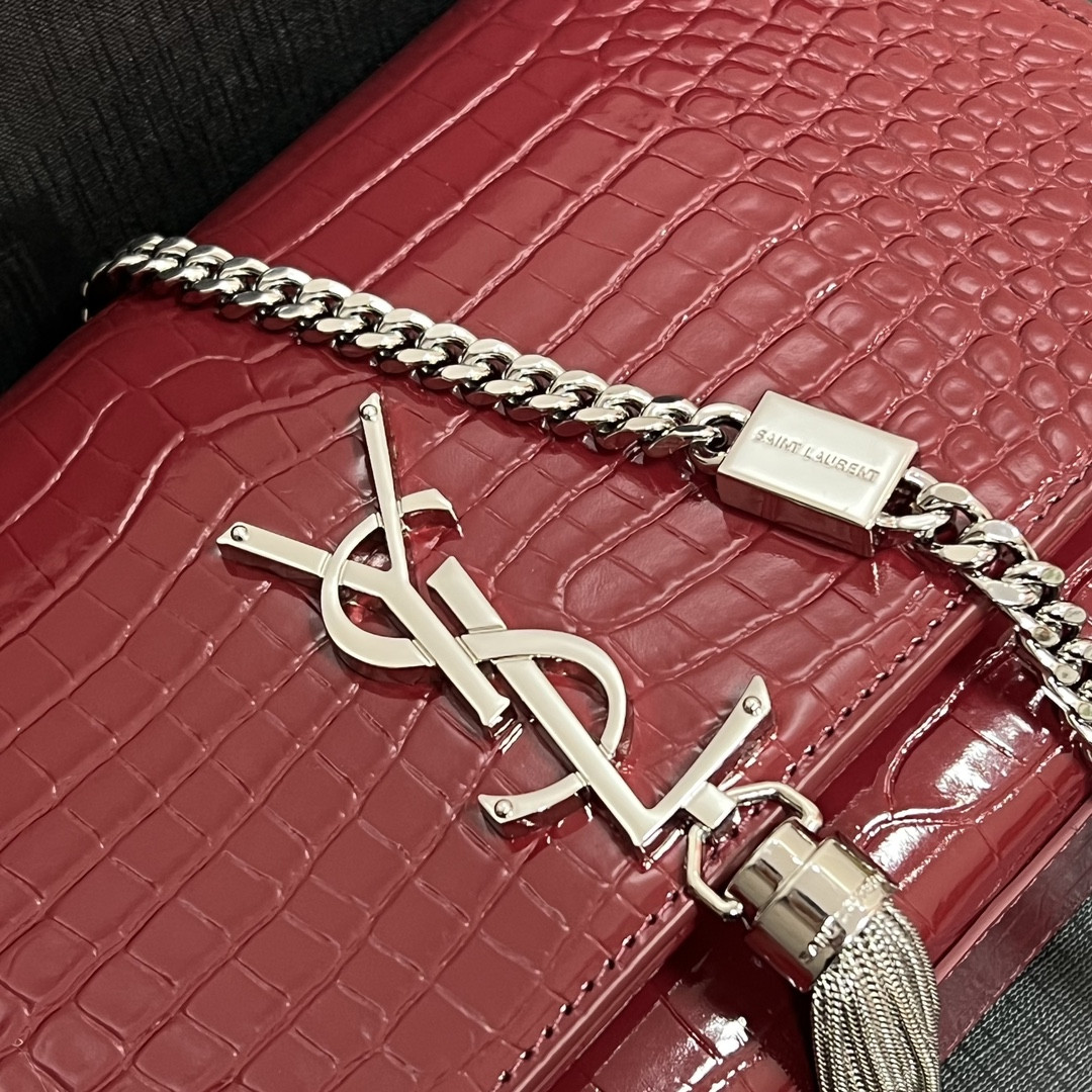 Y*L kate medium tassel in crocodile-embossed leather red 9.4 x 5.7 x 2.1 inches