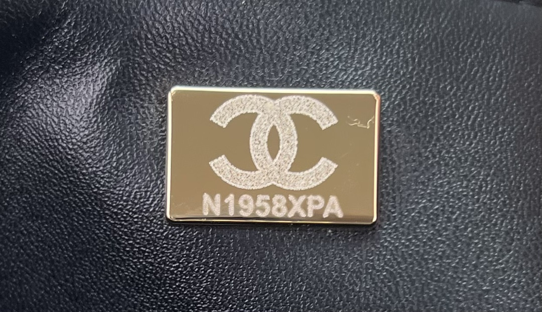 Ch*el classic 11.12 handbag tweed & gold-tone metal   6 × 9.9 × 2.5 in