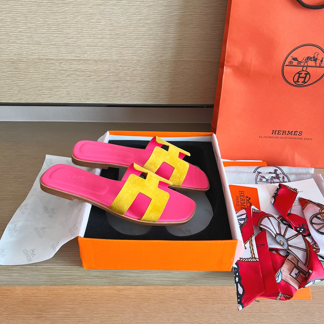 UA Hermès Oran sandal