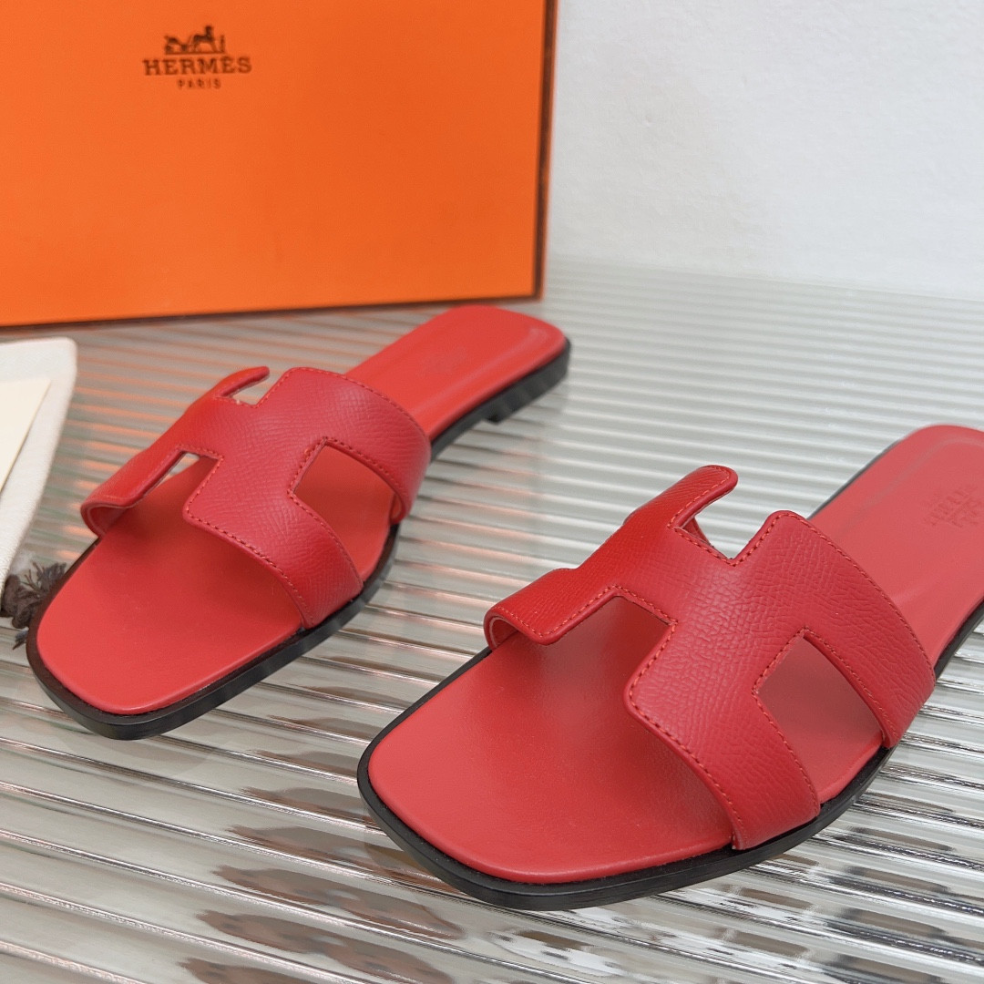 UA Hermès Oran sandal