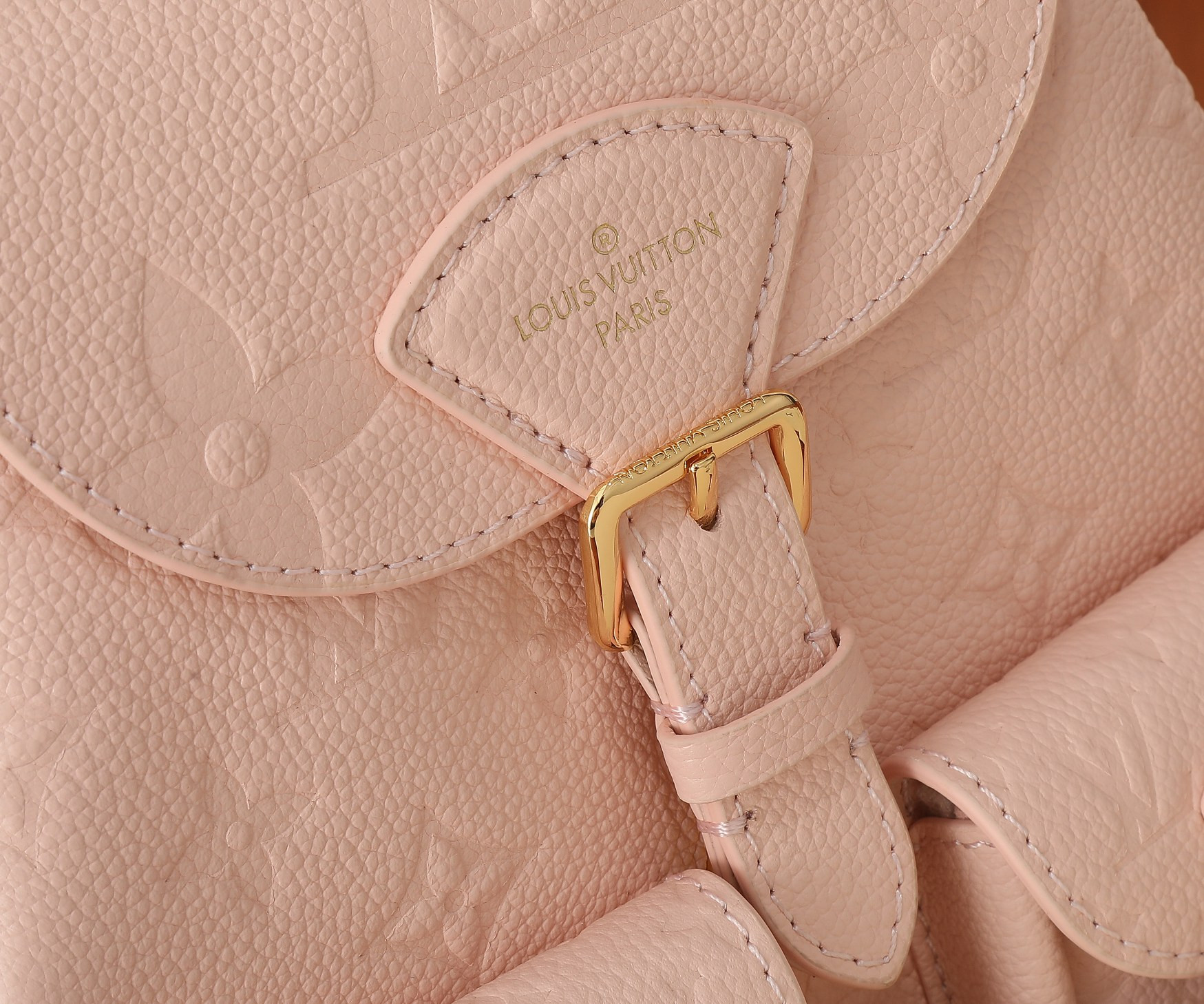 LV Backup M47074 7.9 x 8.7 x 5.5 inches