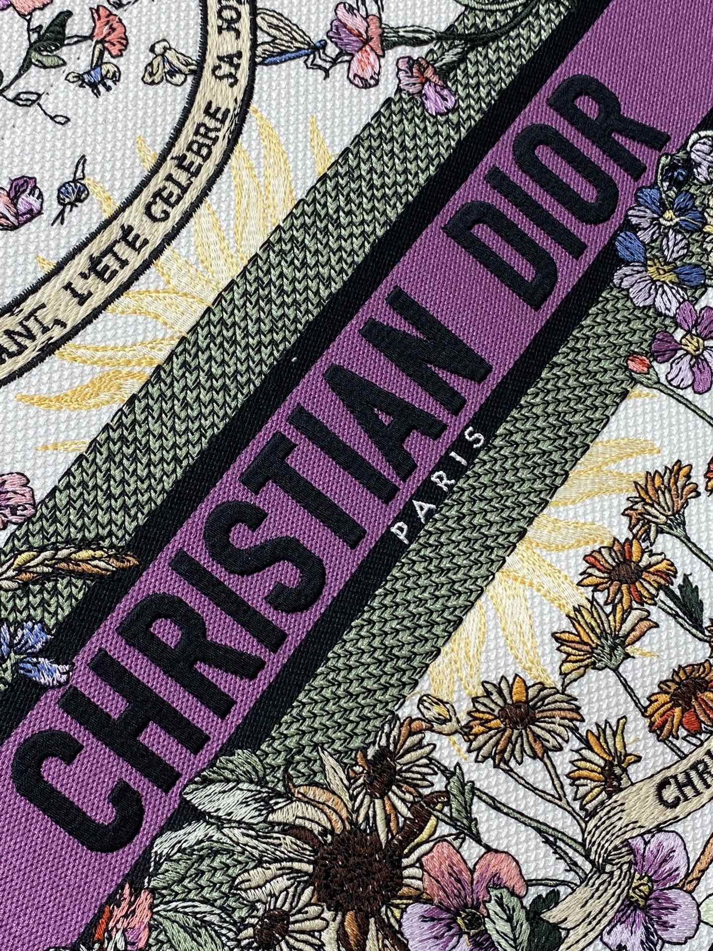 medium D*or book tote  ecru multicolor 36 x 27.5 x 16.5 cm