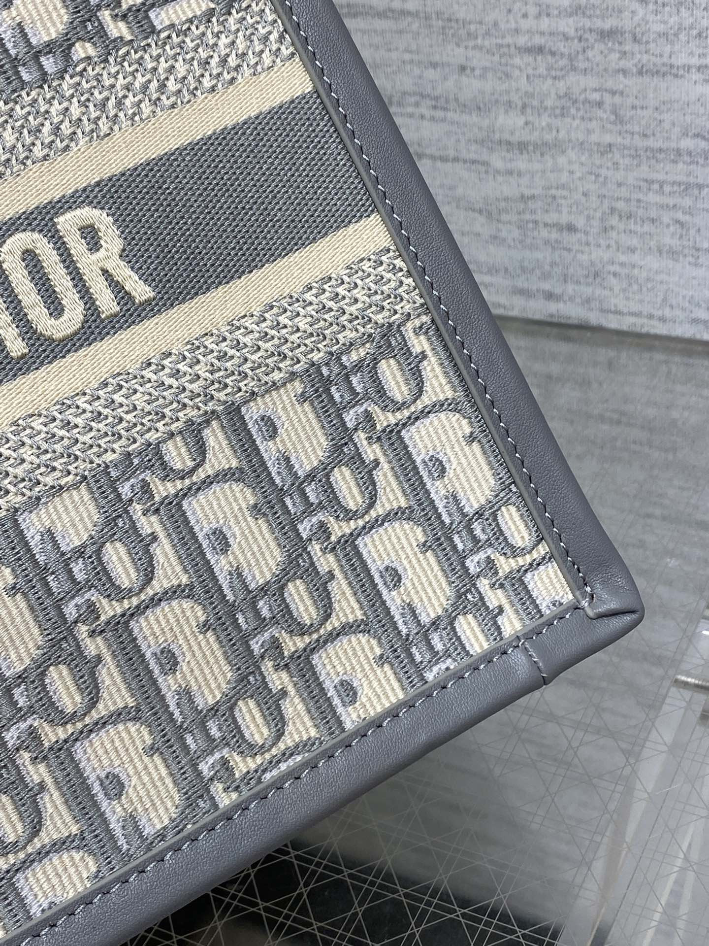 D*or small D*or book tote gray D*or oblique embroidery and calfskin 26.5 x 21 x 14 cm