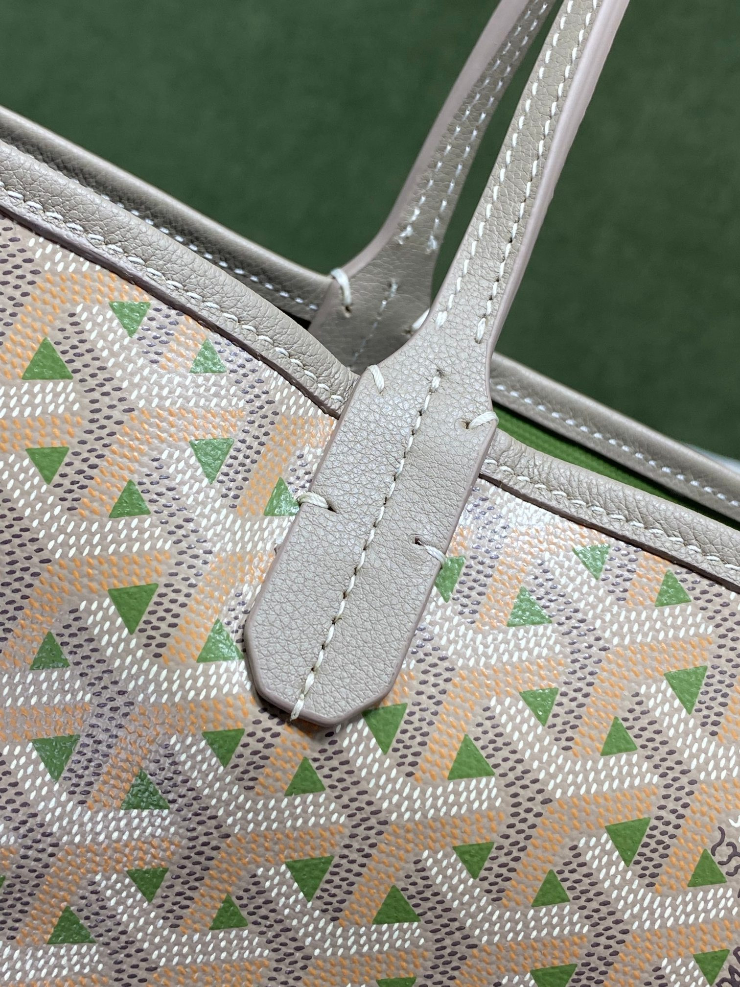 Go*ard small  saint l0*is bag 28 cm x 15 cm x 34 cm