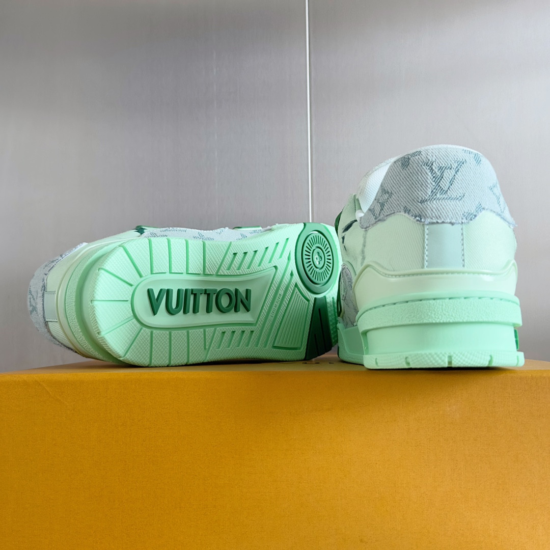 UA LV Trainer Sneaker