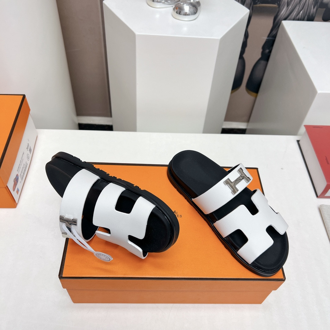 UA Hermès Chypre sandal