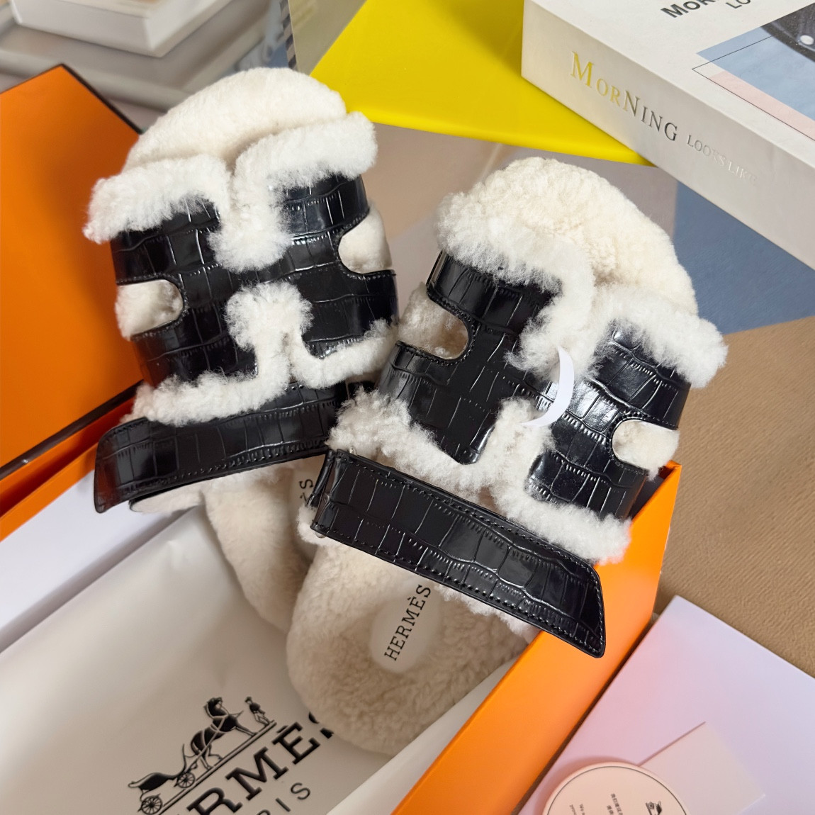 UA Hermès Chypre sandal