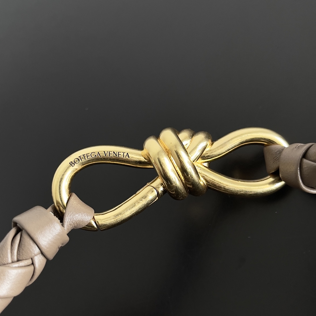 bo*te*ga Ve*ne*ta medium andiamo 32x25x11cm