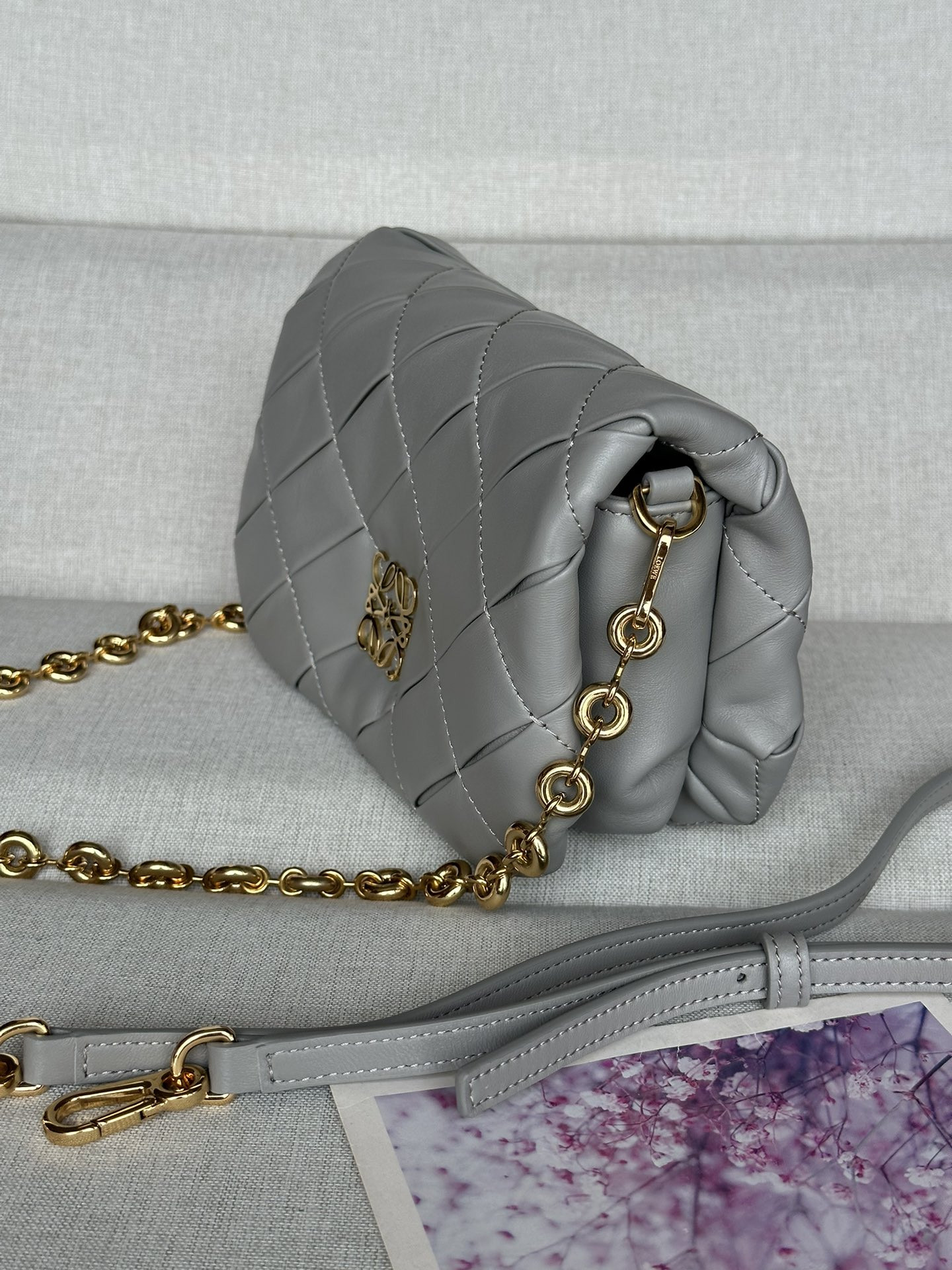 L0ew* mini puffer goya in pleated shiny nappa lambskin 20x6x13cm