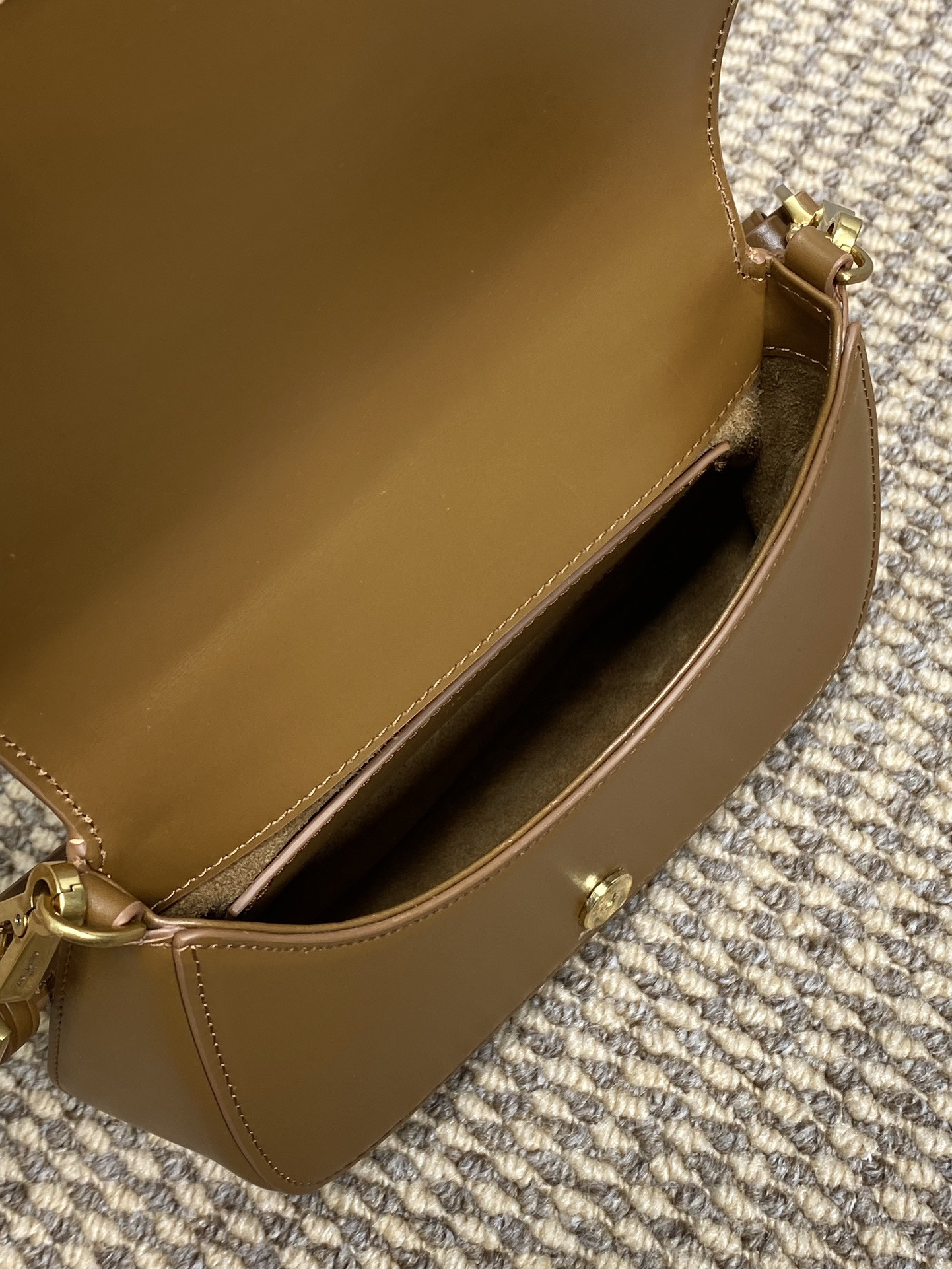 y*l voltaire top handle in box Sa**t Lau*nt 17.5x21x8cm