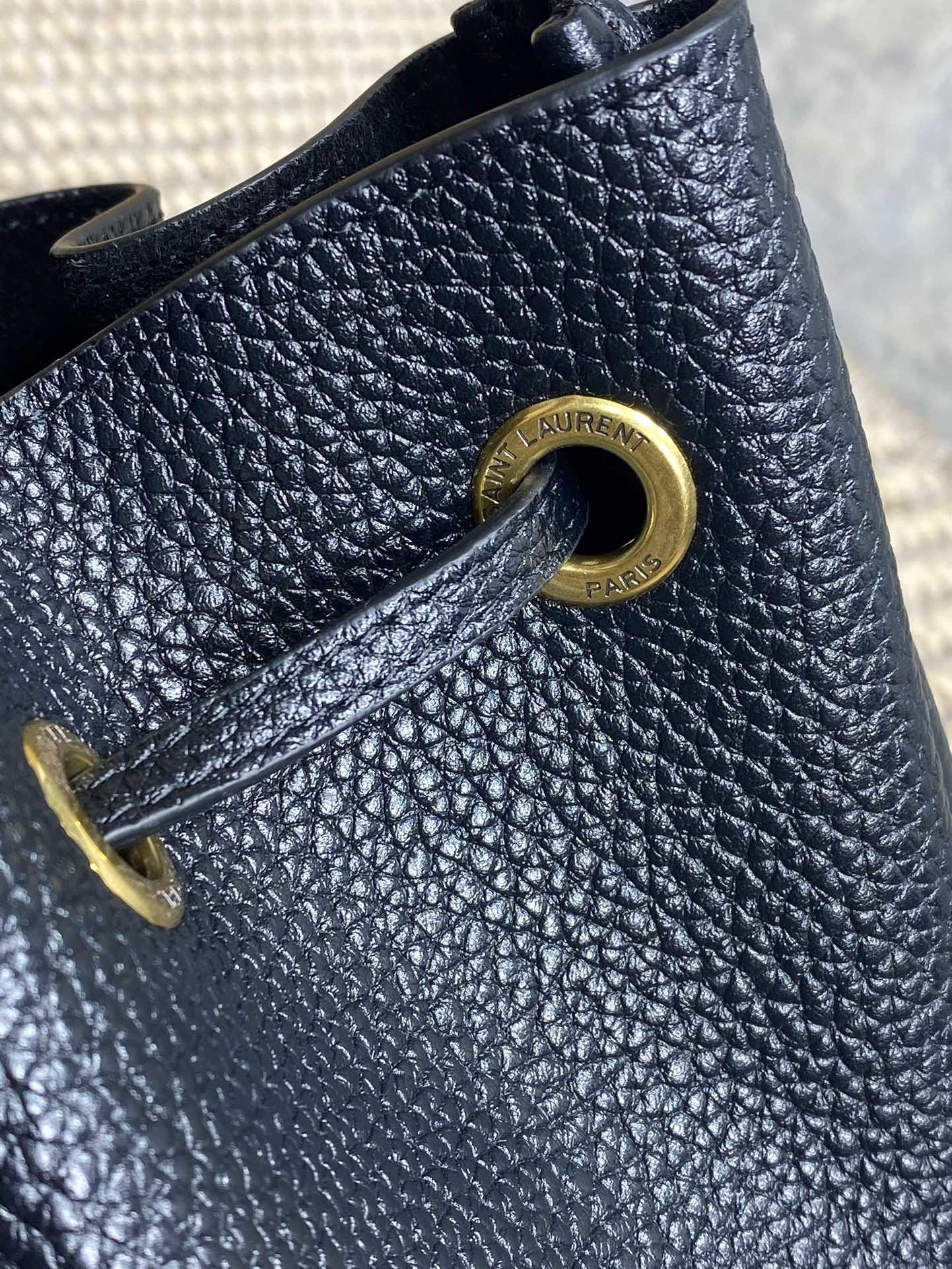 Y*L paris vii small hobo in grained leather 30x25x3cm