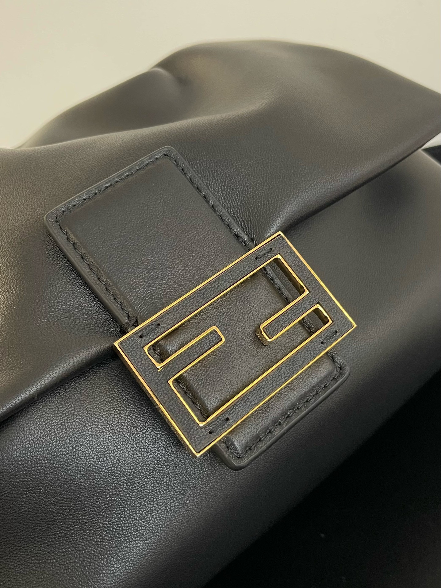 F**di mamma baguette medium 26.5x8.5x18cm